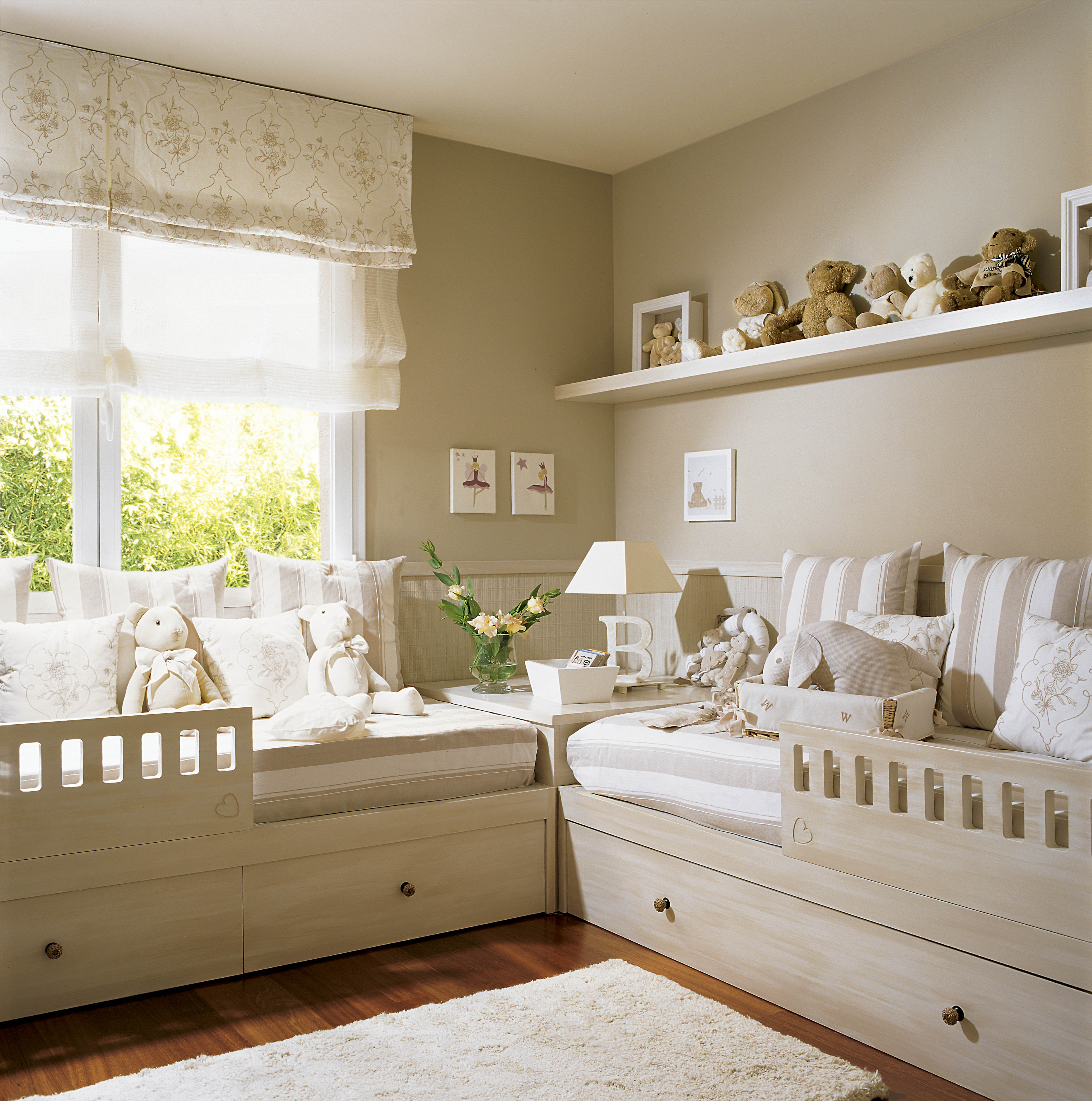 Habitación infantil beige